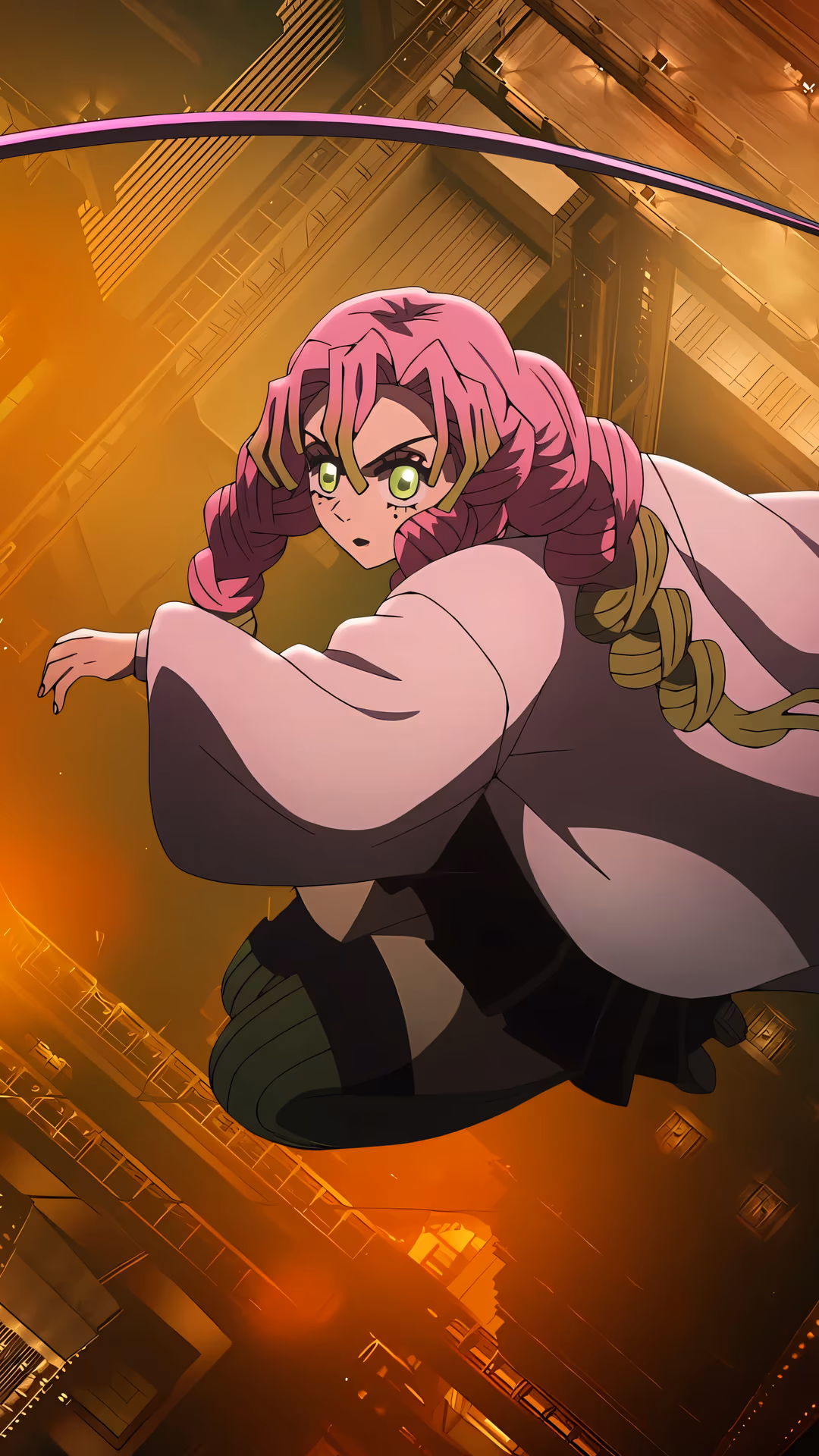 恋柱の甘露寺蜜璃が、独特の日輪刀を振るうダイナミックなポーズで描かれ、光る角張った構造物の背景に対して戦闘態勢を取っています。彼女のピンクと緑の髪が動きに合わせて流れ、戦闘準備万端です。